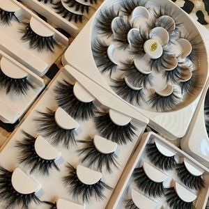 43 pairs of eyelashes